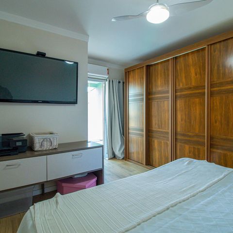 Casa à venda com 198m², 4 quartos e 2 vagas