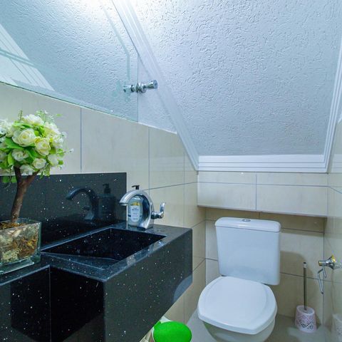 Casa à venda com 198m², 4 quartos e 2 vagas
