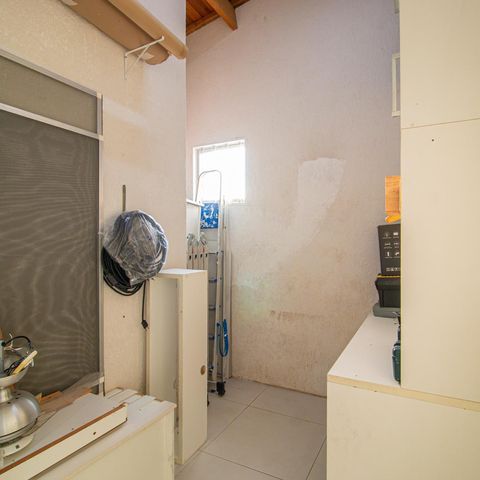 Casa à venda com 198m², 4 quartos e 2 vagas