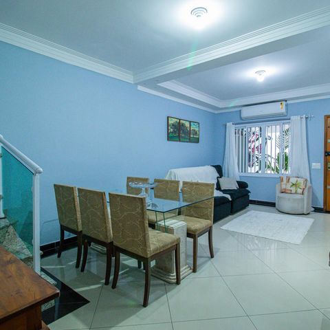 Casa à venda com 198m², 4 quartos e 2 vagas