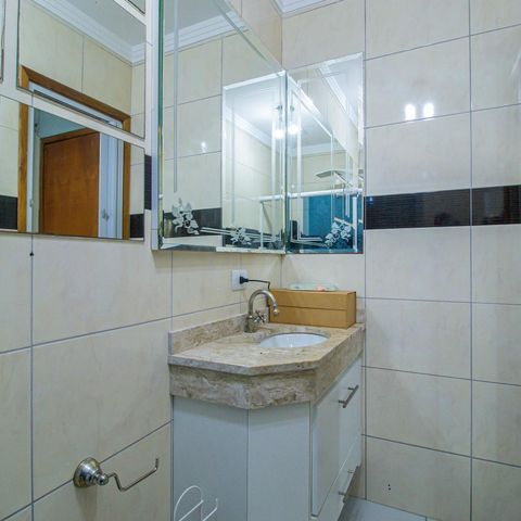 Casa à venda com 198m², 4 quartos e 2 vagas
