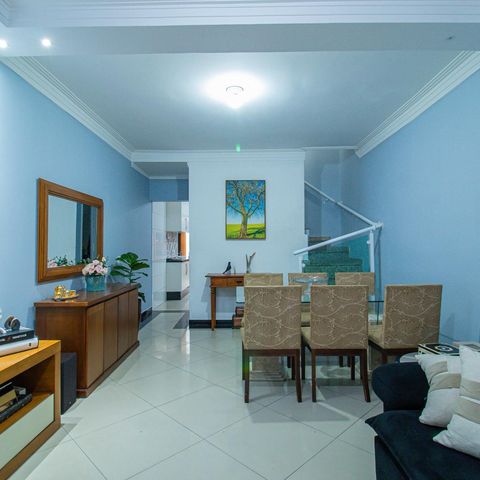 Casa à venda com 198m², 4 quartos e 2 vagas