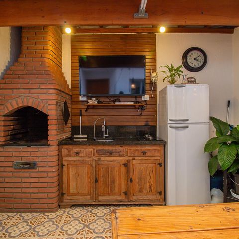 Casa à venda com 198m², 4 quartos e 2 vagas