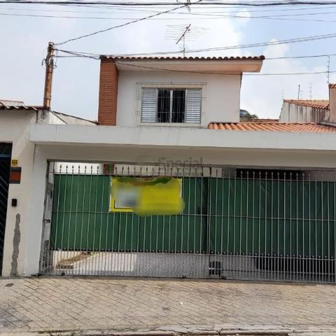 Casa à venda com 180m², 3 quartos e 4 vagas