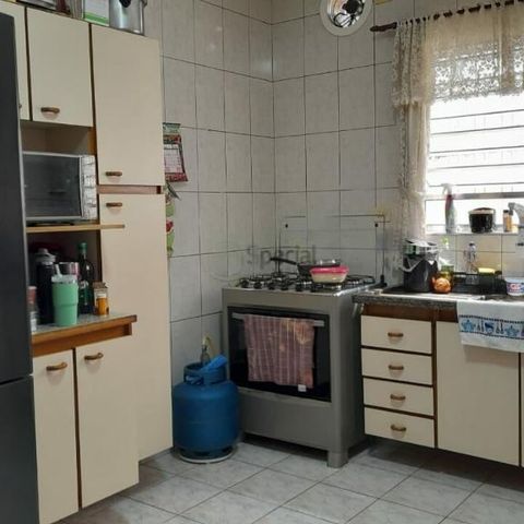 Casa à venda com 180m², 3 quartos e 4 vagas