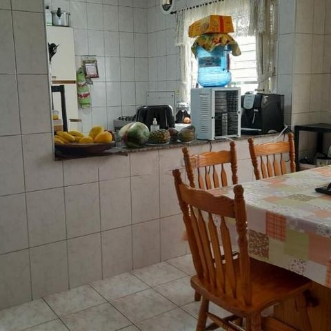 Casa à venda com 180m², 3 quartos e 4 vagas