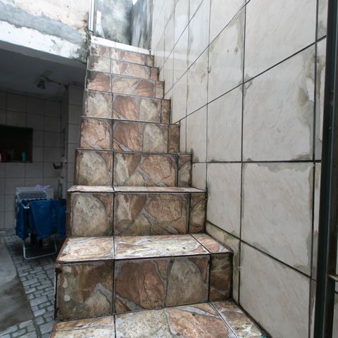 Casa à venda com 124m², 4 quartos e 3 vagasEscada