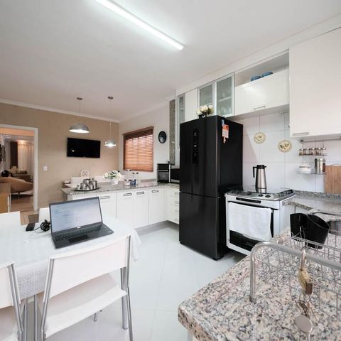 Casa à venda com 125m², 3 quartos e 2 vagasCozinha