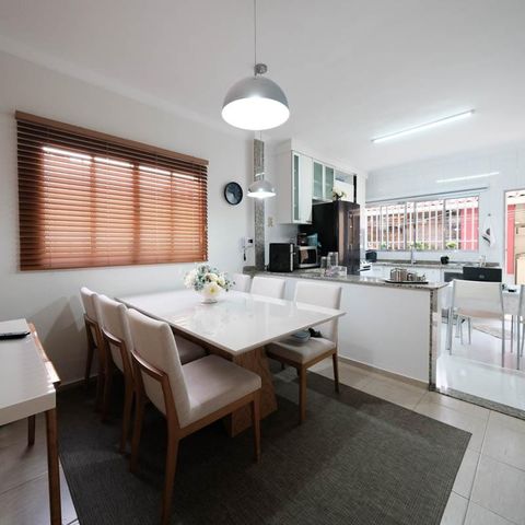 Casa à venda com 125m², 3 quartos e 2 vagasCopa