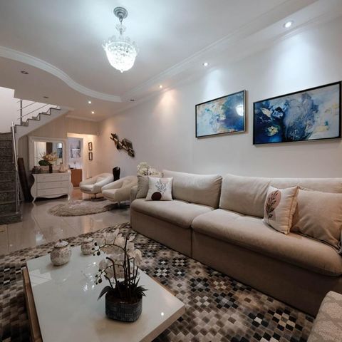 Casa à venda com 125m², 3 quartos e 2 vagasSala