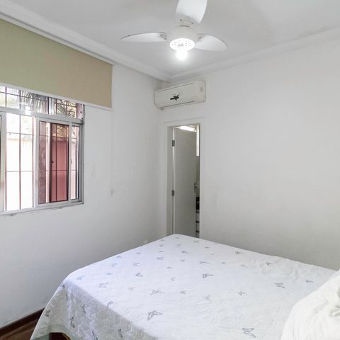 Casa à venda com 180m², 3 quartos e 2 vagas Casa à venda com 180m², 3 quartos e 2 vagasSuíte