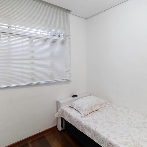 Casa à venda com 180m², 3 quartos e 2 vagas Casa à venda com 180m², 3 quartos e 2 vagasQuarto 1