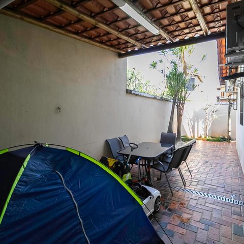 Casa à venda com 180m², 3 quartos e 2 vagas Casa à venda com 180m², 3 quartos e 2 vagasQuintal
