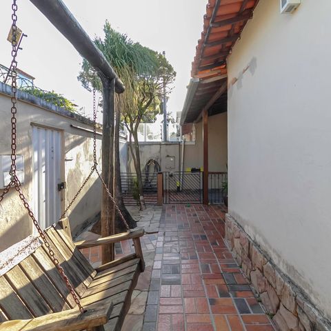 Casa à venda com 180m², 3 quartos e 2 vagas Casa à venda com 180m², 3 quartos e 2 vagasEntrada