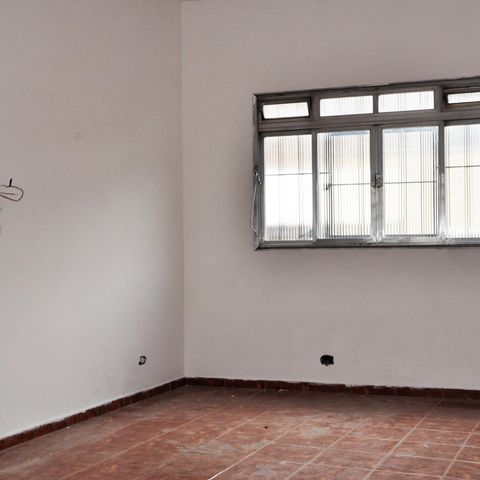 Casa à venda com 280m², 6 quartos e sem vaga Casa à venda com 280m², 6 quartos e sem vagaSala