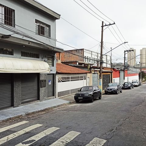 Casa à venda com 280m², 6 quartos e sem vaga Casa à venda com 280m², 6 quartos e sem vagaLocalização