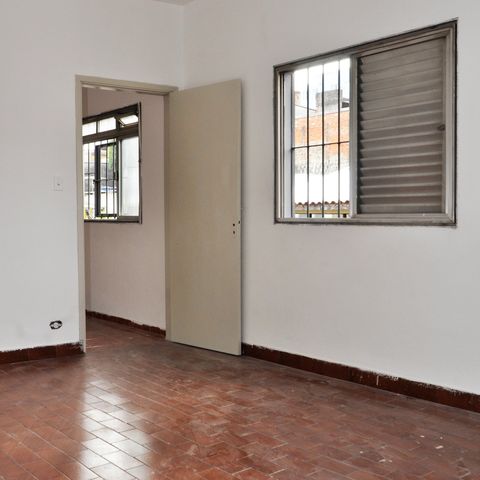 Casa à venda com 280m², 6 quartos e sem vaga Casa à venda com 280m², 6 quartos e sem vagaDetalhe - Quarto 01
