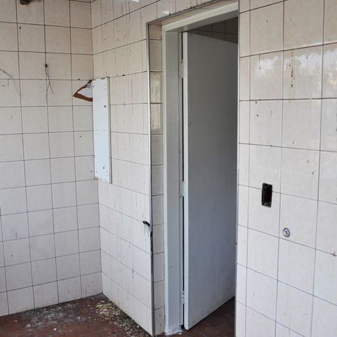 Casa à venda com 280m², 6 quartos e sem vaga Casa à venda com 280m², 6 quartos e sem vagaDetalhe - Varanda e Área de Serviço