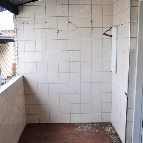 Casa à venda com 280m², 6 quartos e sem vaga Casa à venda com 280m², 6 quartos e sem vagaDetalhe - Varanda e Área de Serviço