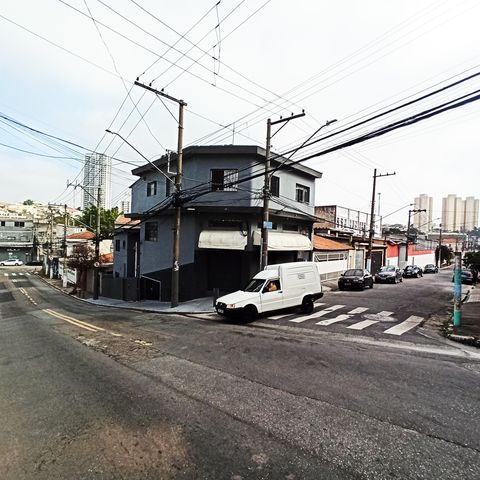 Casa à venda com 280m², 6 quartos e sem vaga Casa à venda com 280m², 6 quartos e sem vagaLocalização