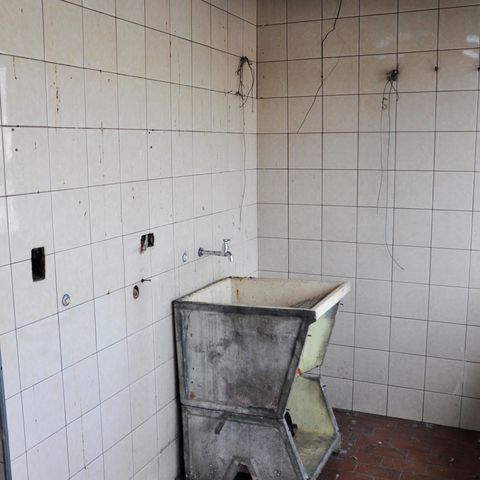 Casa à venda com 280m², 6 quartos e sem vaga Casa à venda com 280m², 6 quartos e sem vagaDetalhe - Varanda e Área de Serviço