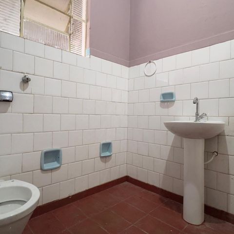Casa à venda com 160m², 5 quartos e 1 vaga Casa à venda com 160m², 5 quartos e 1 vagaBanheiro