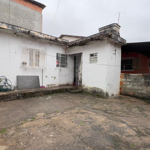 Casa à venda com 160m², 5 quartos e 1 vaga Casa à venda com 160m², 5 quartos e 1 vagaÁrea externa