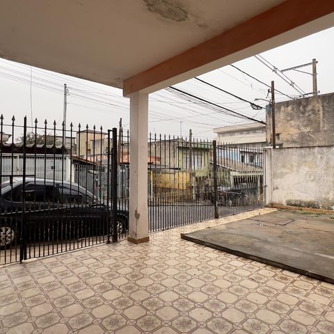 Casa à venda com 160m², 5 quartos e 1 vaga Casa à venda com 160m², 5 quartos e 1 vagaGaragem