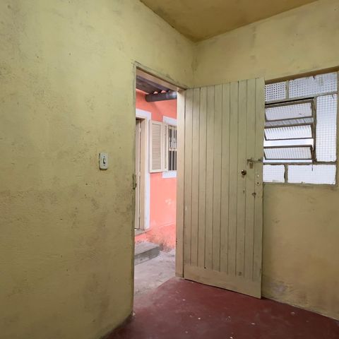Casa à venda com 160m², 5 quartos e 1 vaga Casa à venda com 160m², 5 quartos e 1 vagaEdícula