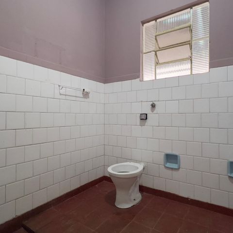 Casa à venda com 160m², 5 quartos e 1 vaga Casa à venda com 160m², 5 quartos e 1 vagaBanheiro