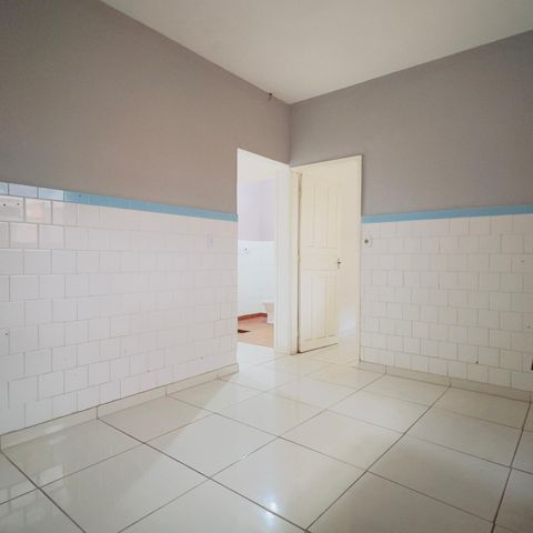 Casa à venda com 160m², 5 quartos e 1 vaga Casa à venda com 160m², 5 quartos e 1 vagaCozinha