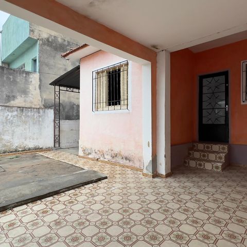 Casa à venda com 160m², 5 quartos e 1 vaga Casa à venda com 160m², 5 quartos e 1 vagaGaragem