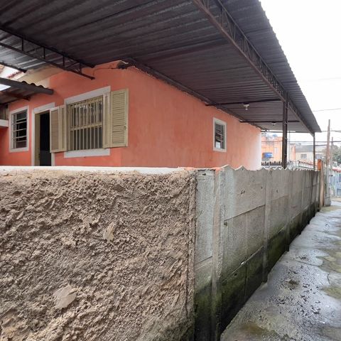 Casa à venda com 160m², 5 quartos e 1 vaga Casa à venda com 160m², 5 quartos e 1 vagaÁrea externa