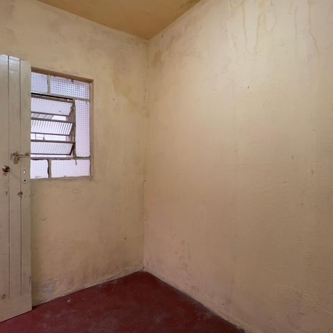 Casa à venda com 160m², 5 quartos e 1 vaga Casa à venda com 160m², 5 quartos e 1 vagaEdícula