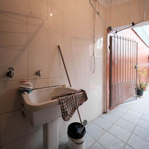 Casa à venda com 178m², 3 quartos e 2 vagasÁrea de Serviço