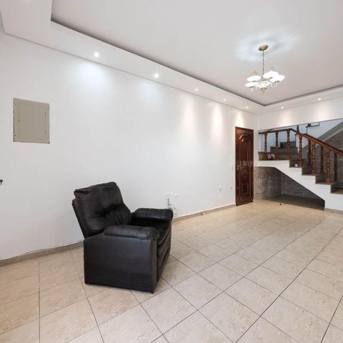 Casa à venda com 178m², 3 quartos e 2 vagasSala