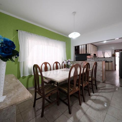 Casa à venda com 178m², 3 quartos e 2 vagasCopa