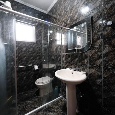 Casa à venda com 178m², 3 quartos e 2 vagasBanheiro da Suíte 2