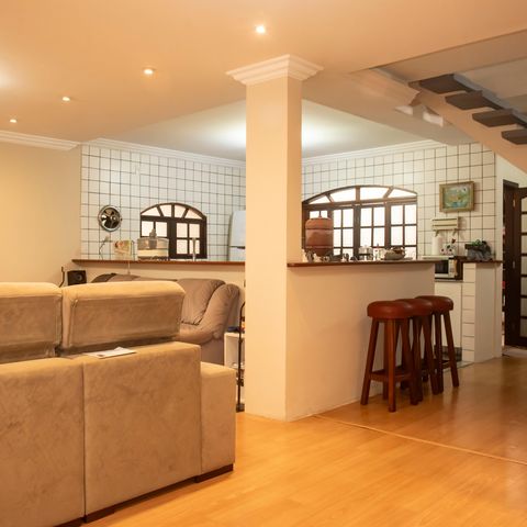 Casa à venda com 234m², 3 quartos e sem vagaSala