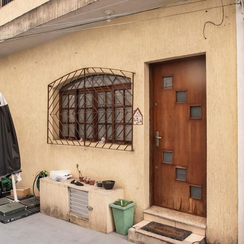 Casa à venda com 234m², 3 quartos e sem vagaFachada da casa