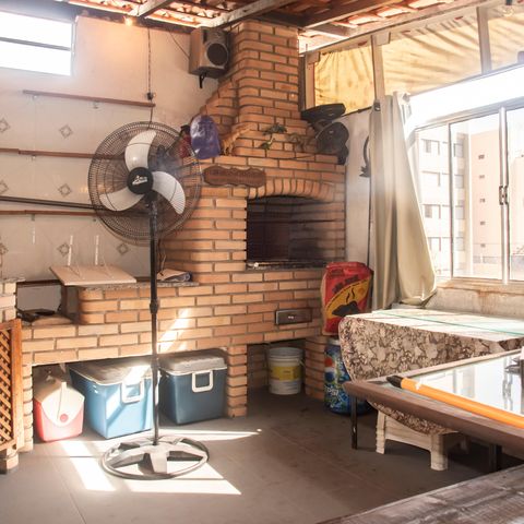 Casa à venda com 234m², 3 quartos e sem vagaPiso superior - Salão/Churrasqueira