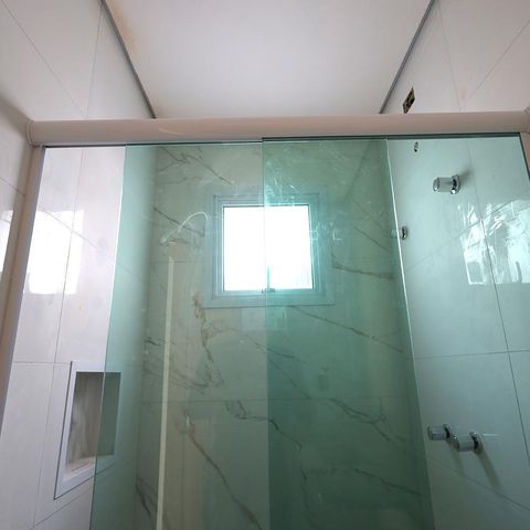 Casa de condomínio à venda com 129m², 2 quartos e 2 vagasBanheiro da Suíte 1