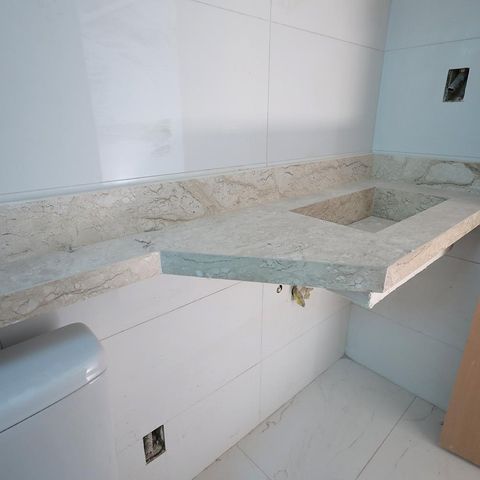 Casa de condomínio à venda com 129m², 2 quartos e 2 vagasBanheiro da Suíte 1