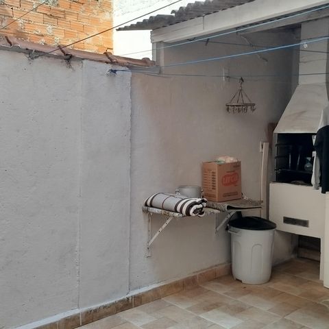 Casa à venda com 80m², 2 quartos e 1 vagaÁrea de Serviço