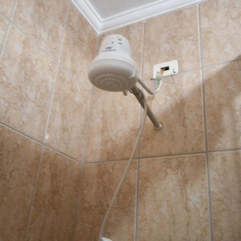 Casa à venda com 230m², 4 quartos e 5 vagasBanheiro Suíte 1