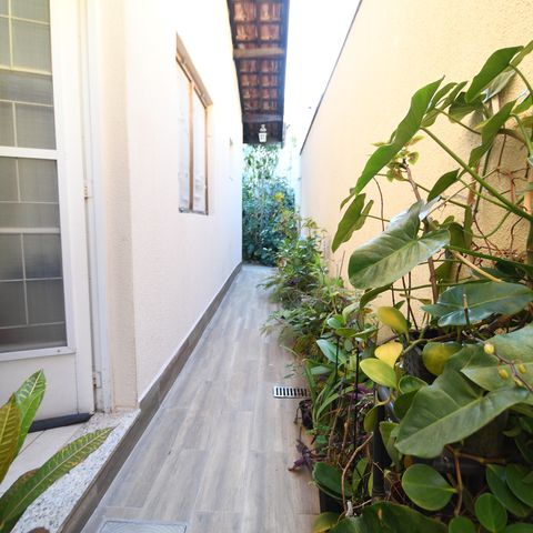 Casa à venda com 230m², 4 quartos e 5 vagasCorredor