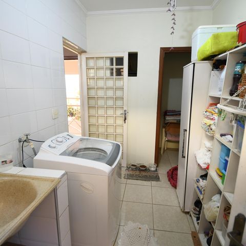 Casa à venda com 230m², 4 quartos e 5 vagasÁrea de Serviço
