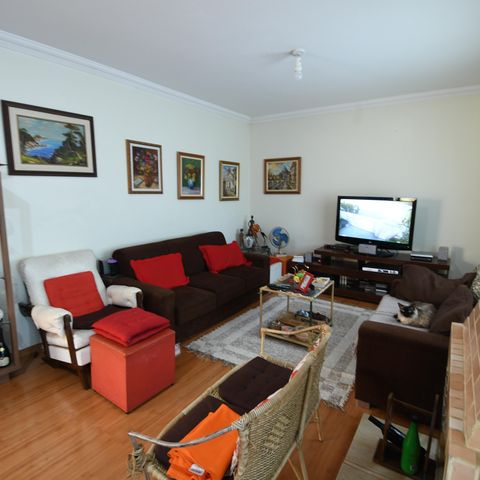 Casa à venda com 230m², 4 quartos e 5 vagasSala