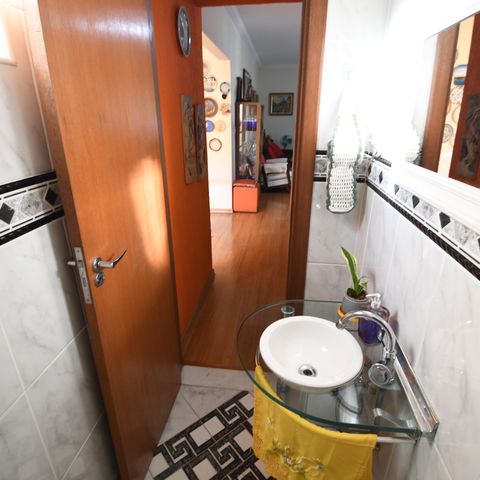 Casa à venda com 230m², 4 quartos e 5 vagasLavabo