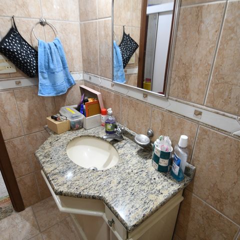 Casa à venda com 230m², 4 quartos e 5 vagasBanheiro Suíte 1